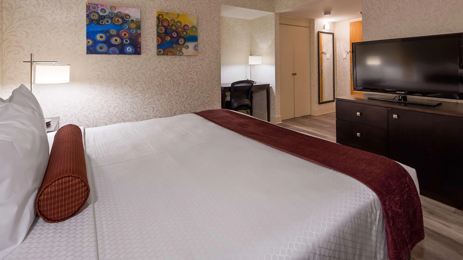 Best Western Plus Montreal Downtown- Hotel Europa