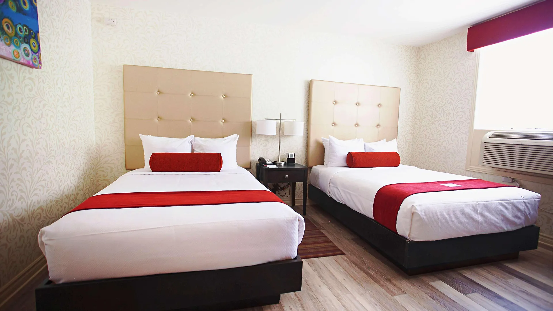 ***  Best Western Plus Montreal Downtown- Hotel Europa Canada