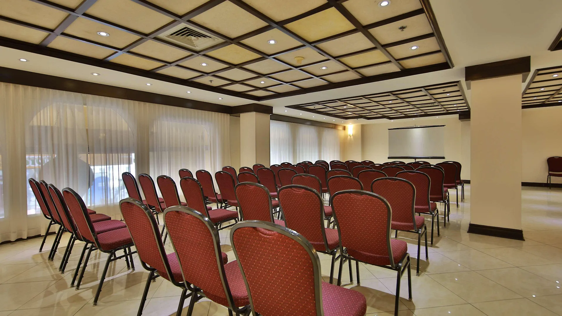 Best Western Plus Montreal Downtown- Hotel Europa