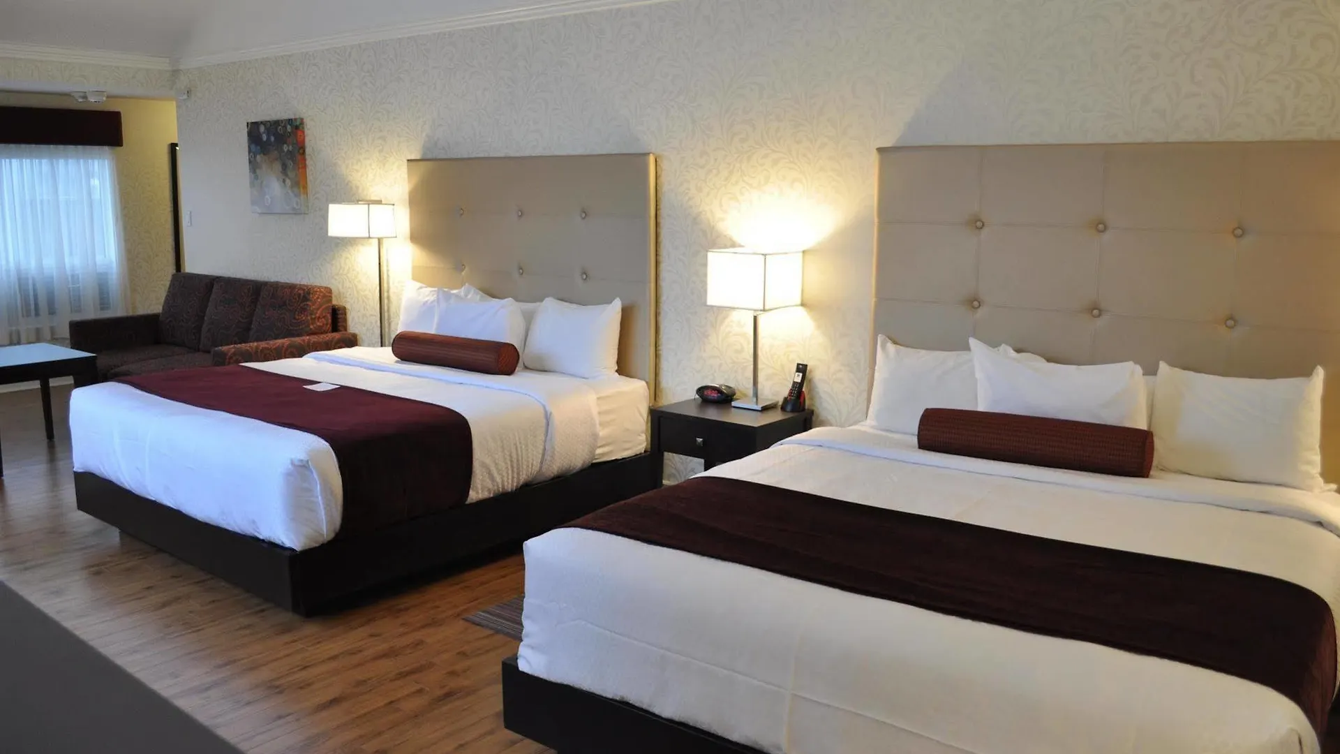 Best Western Plus Montreal Downtown- Hotel Europa