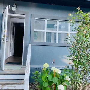 Apartment Lovely Iii 3 Bedrooms Space Share East York A