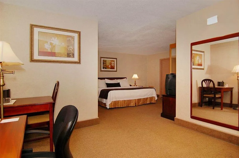 Best Western Plus Montreal Downtown- Hotel Europa
