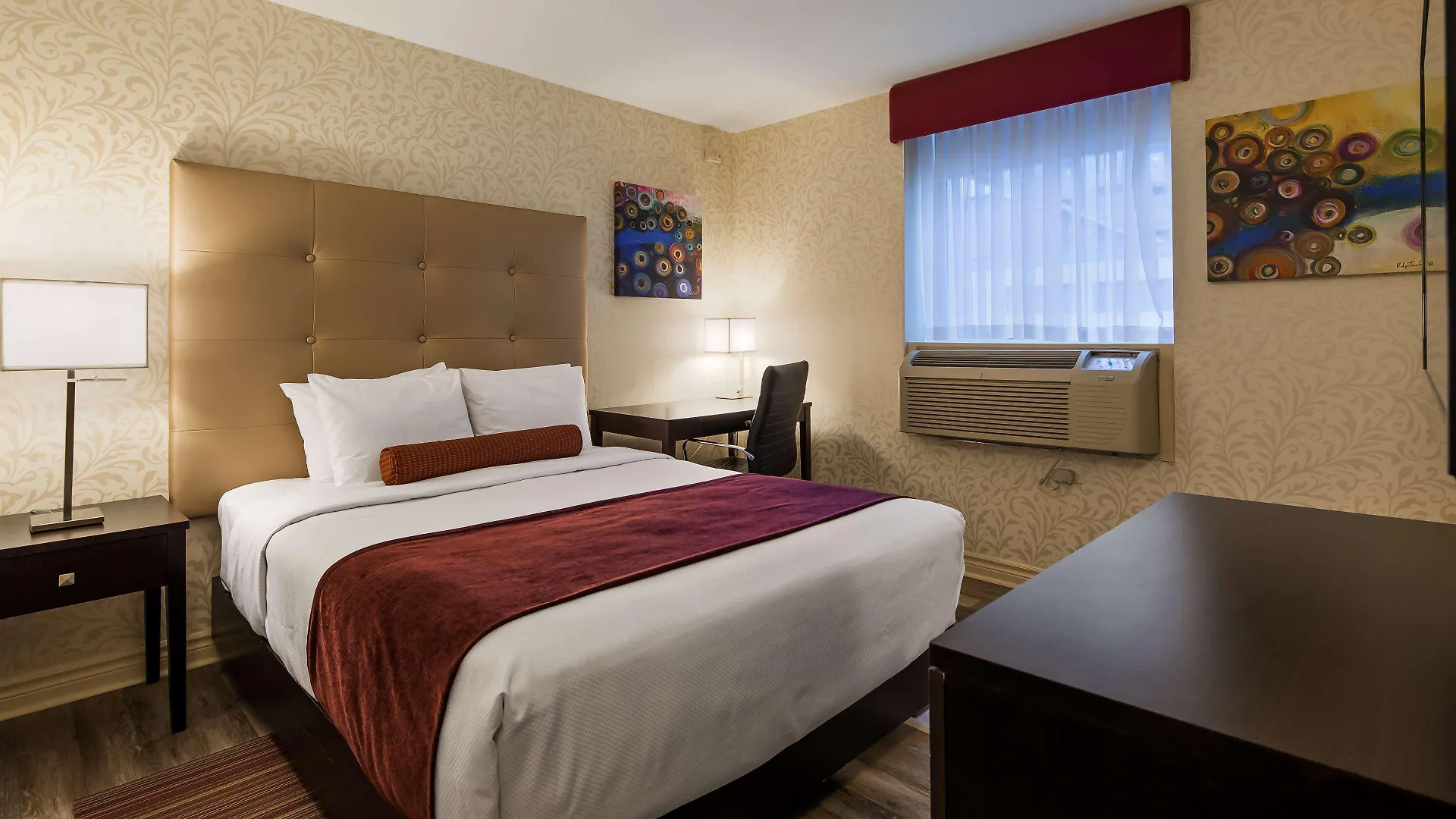 Best Western Plus Montreal Downtown- Hotel Europa
