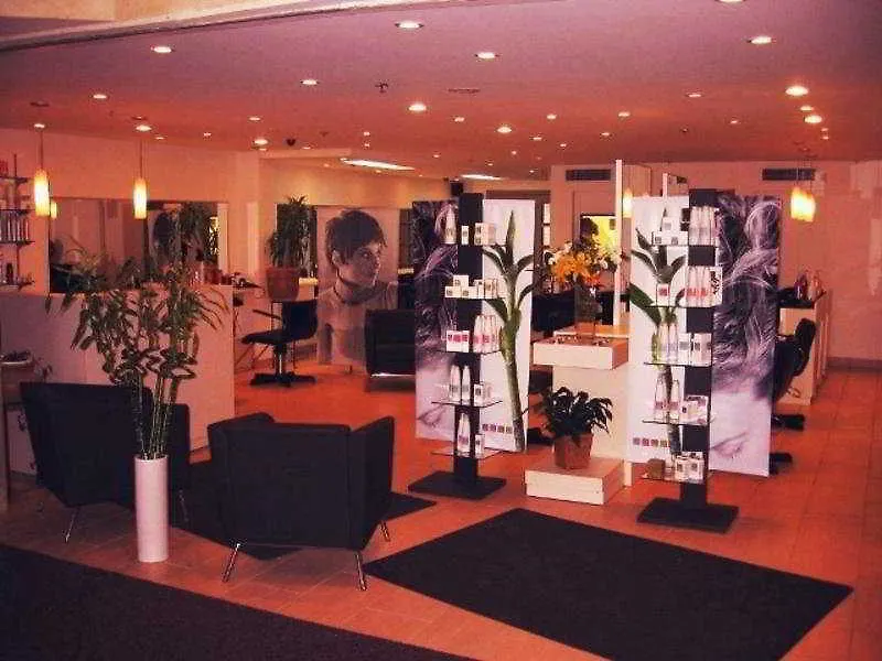 Best Western Plus Montreal Downtown- Hotel Europa