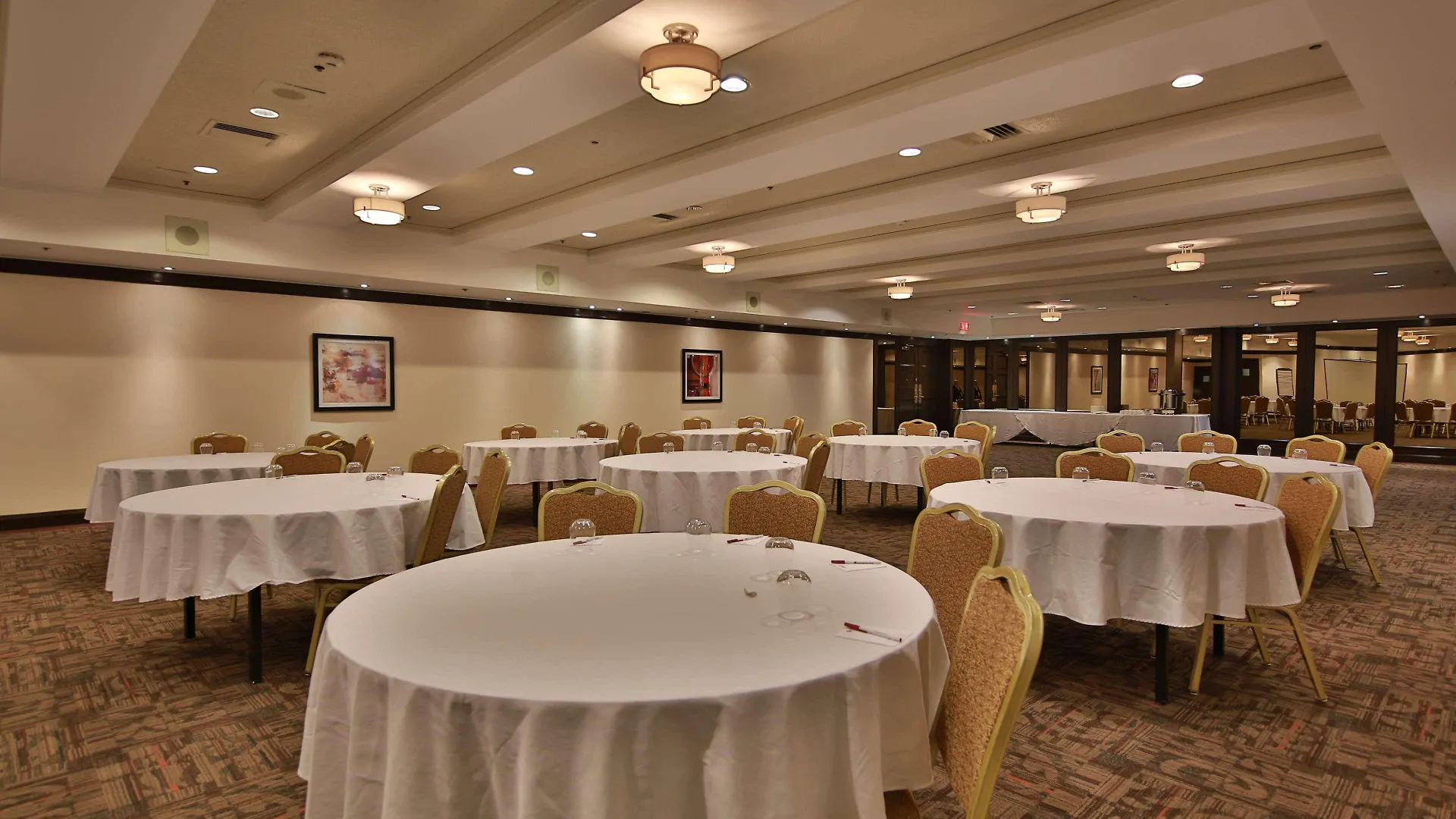Best Western Plus Montreal Downtown- Hotel Europa